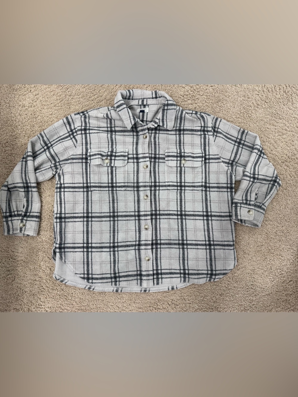 American Eagle Outfitters White and Black Plaid Button-Up Shirt